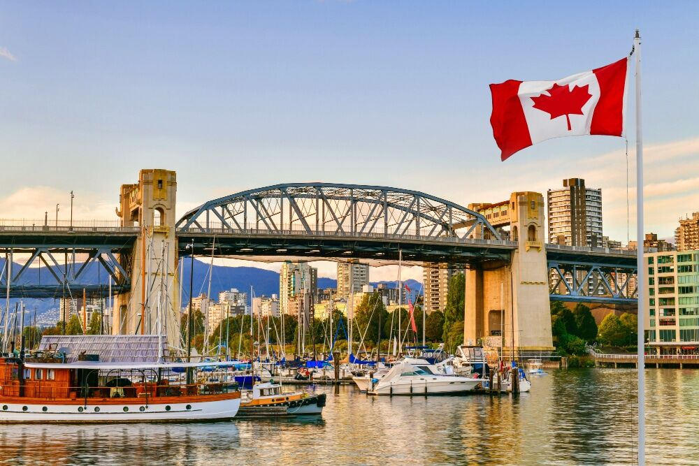 ferry-boat-docked-along-vancouver-canada